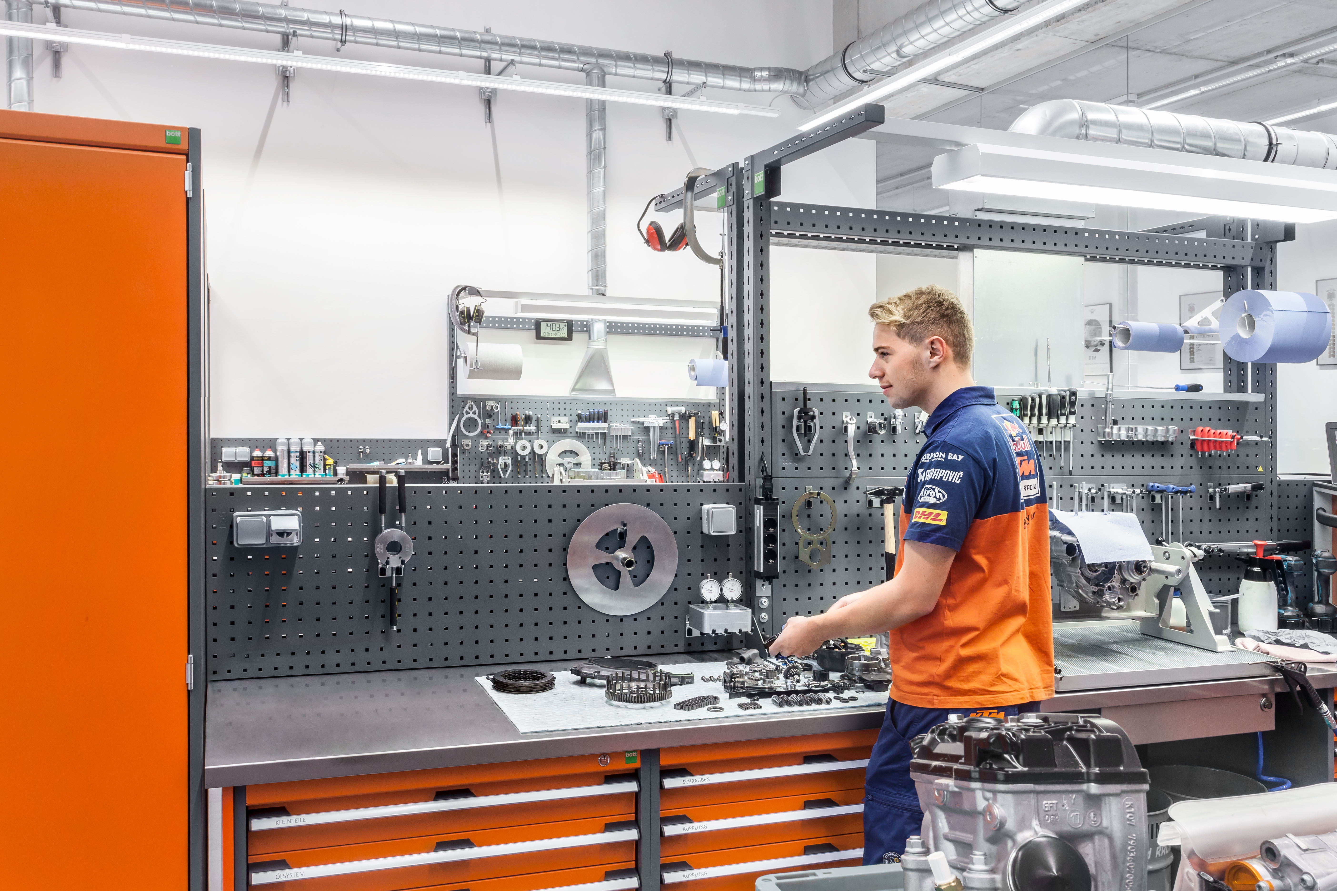 ציוד תפעולי של cubio KTM